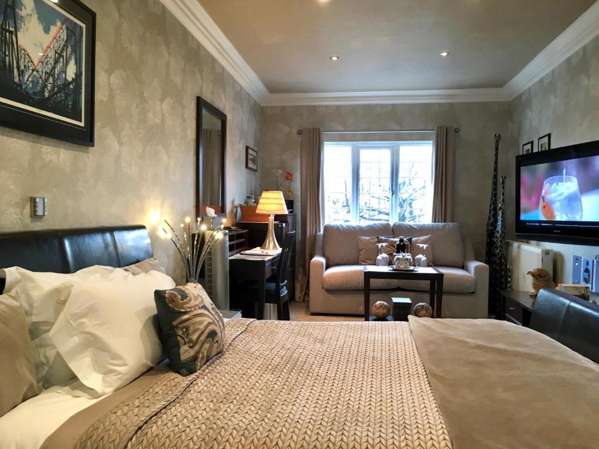 Number One St Lukes Bed & Breakfast Blackpool Bagian luar foto
